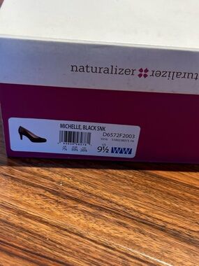 NWT naturalizer Michelle round toe pump heels women’s 9.5